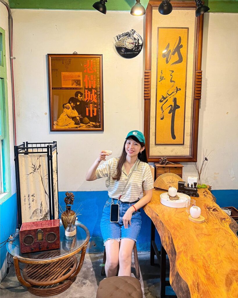 翹嘴秋茶店仔